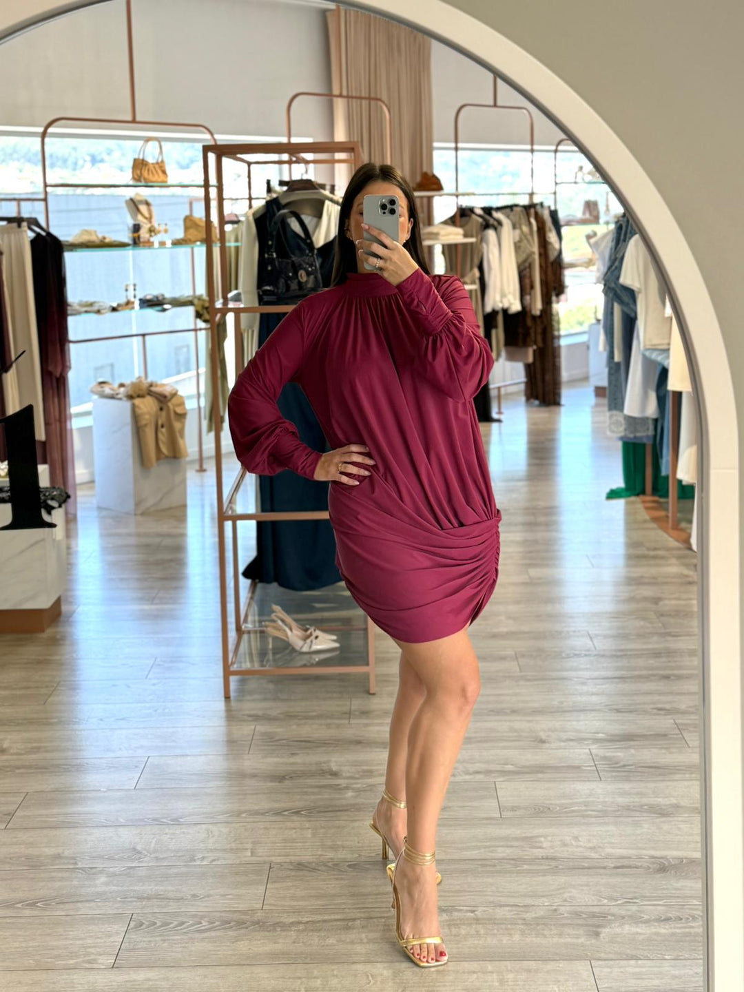 VESTIDO FRAMBOESA DRAPEADO LANÇA PERFUME