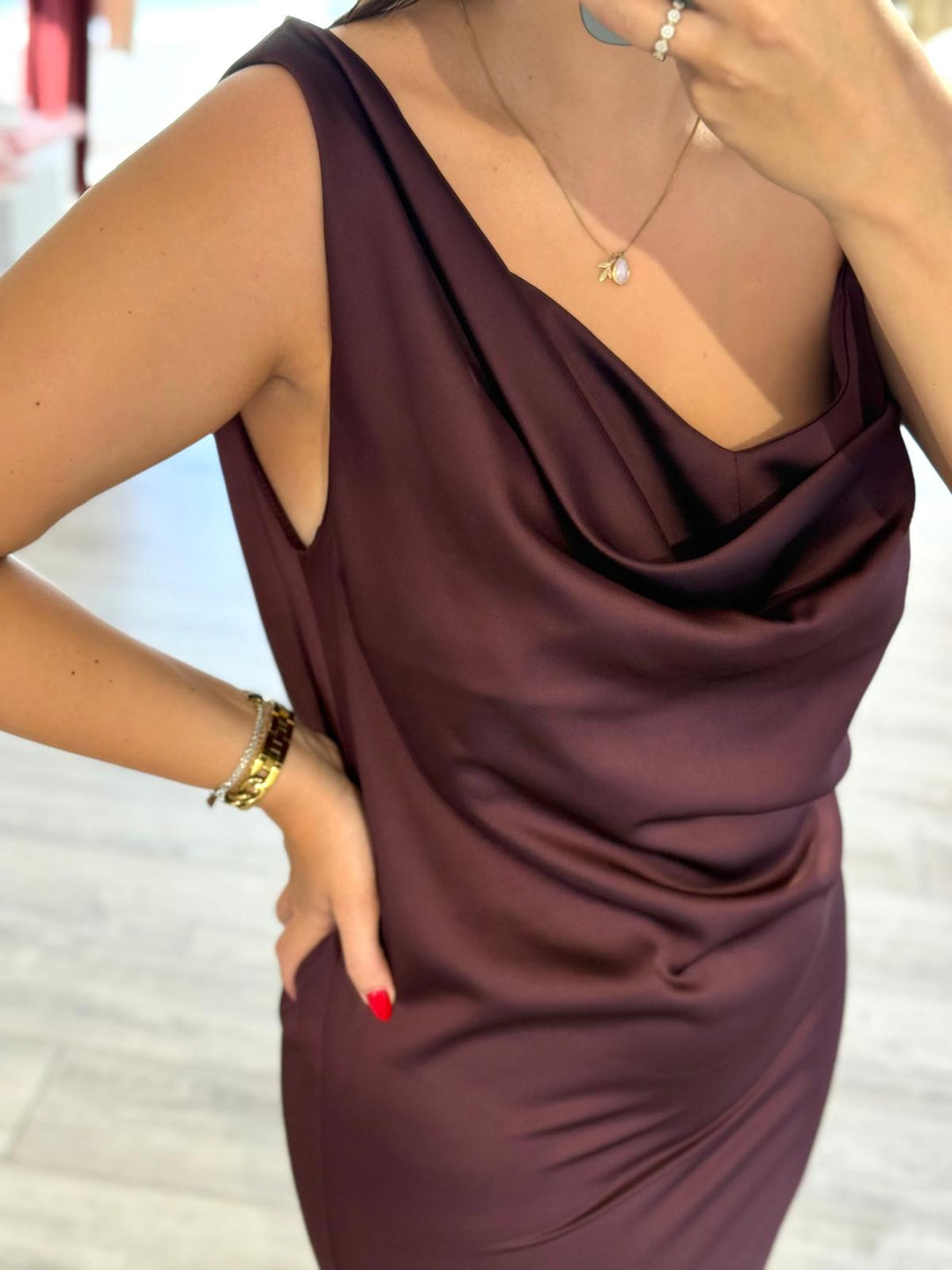 VESTIDO CURTO ASSIMÉTRICO VINHO IMPERIAL