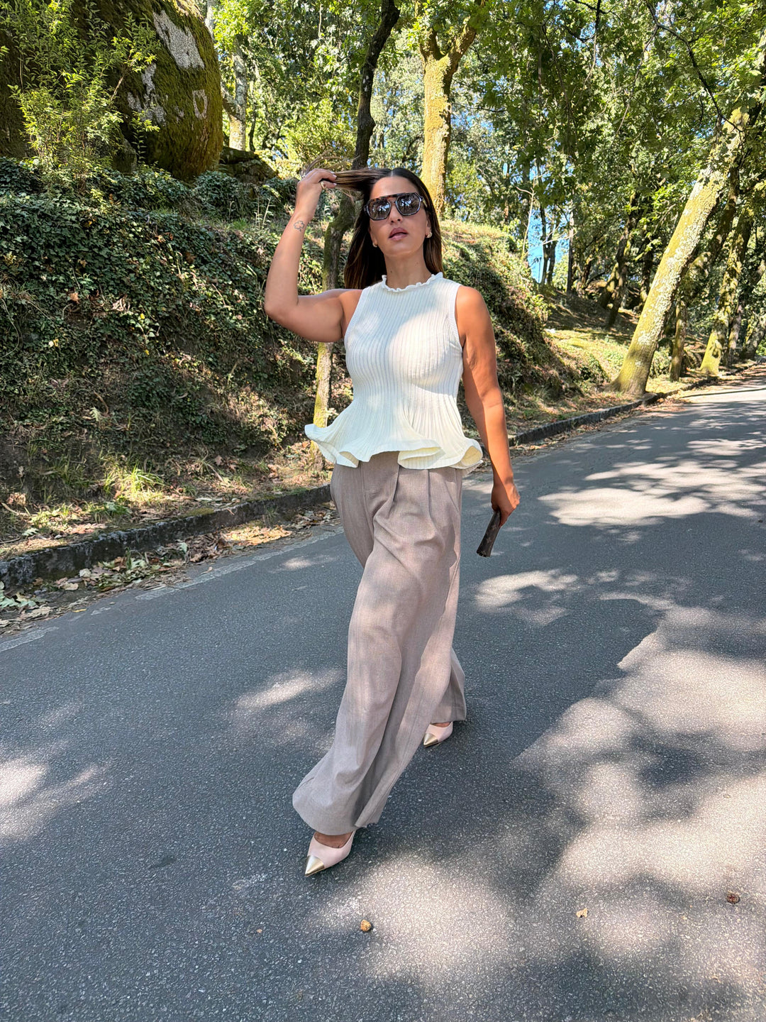 CALÇA BEGE TECIDO TEXTURADO PONTO CHIC