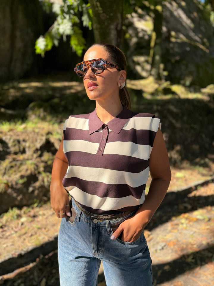 POLO DE MALHA ÀS RISCAS CASTANHO E BEGE PONTO CHIC