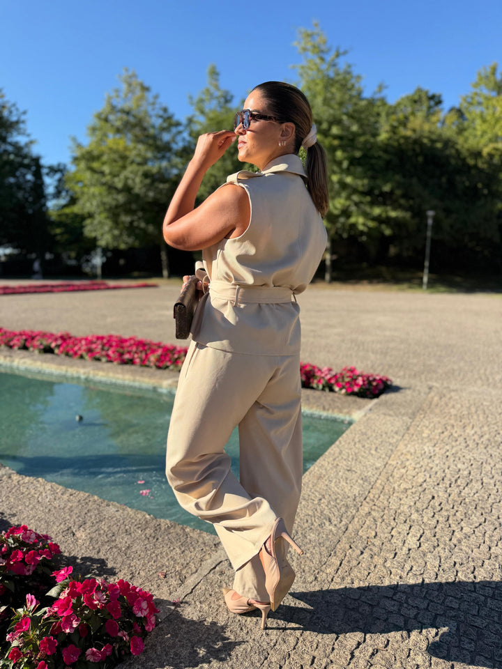 CONJUNTO BEGE COLETE E CALÇAS PONTO CHIC
