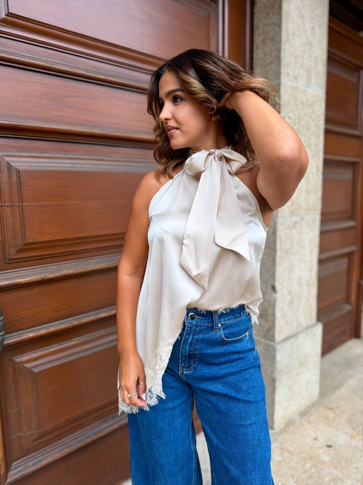 TOP BEGE FLUIDO ASSIMÉTRICO COM RENDA PONTO CHIC