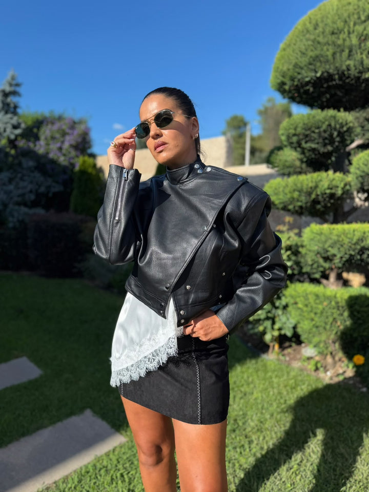 CASACO PRETO EFEITO PELE PONTO CHIC