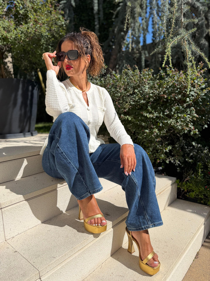 CAMISOLA BRANCA TEXTURADA COM FOLHO PONTO CHIC