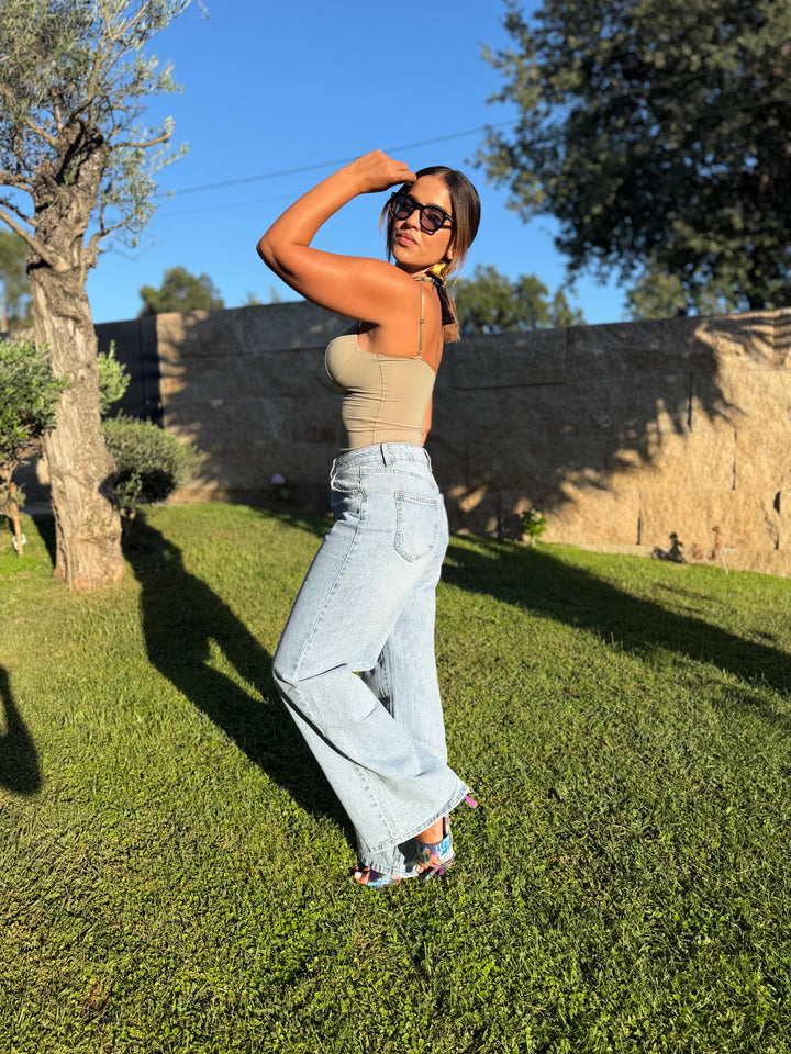 TOP VERDE COM COPAS E ALÇAS FINAS PONTO CHIC