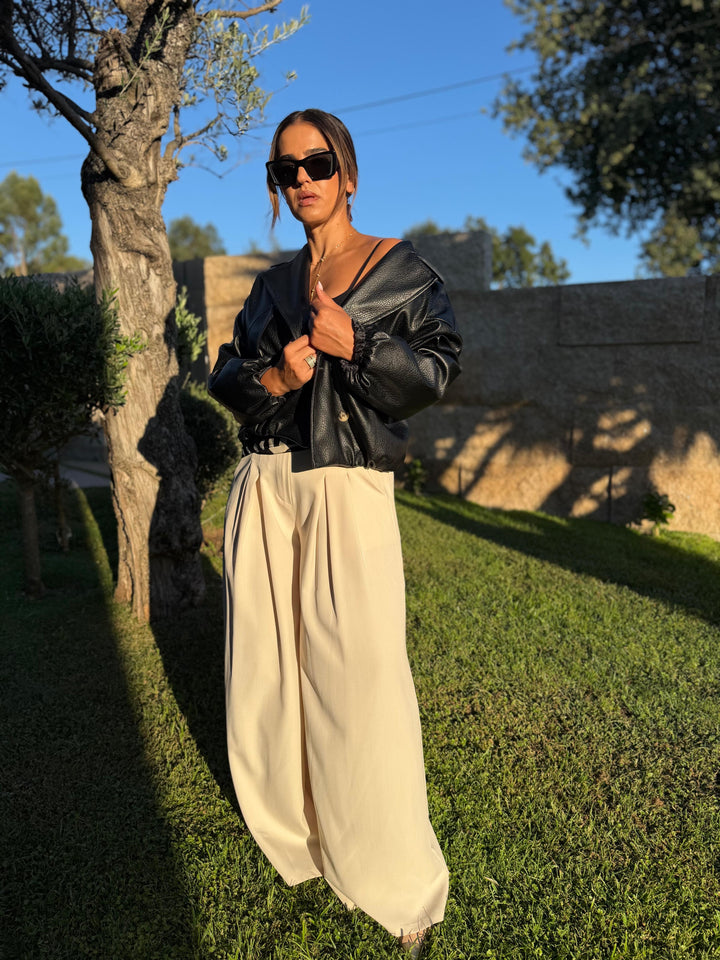 TOP PRETO COM COPAS E ALÇAS FINAS PONTO CHIC