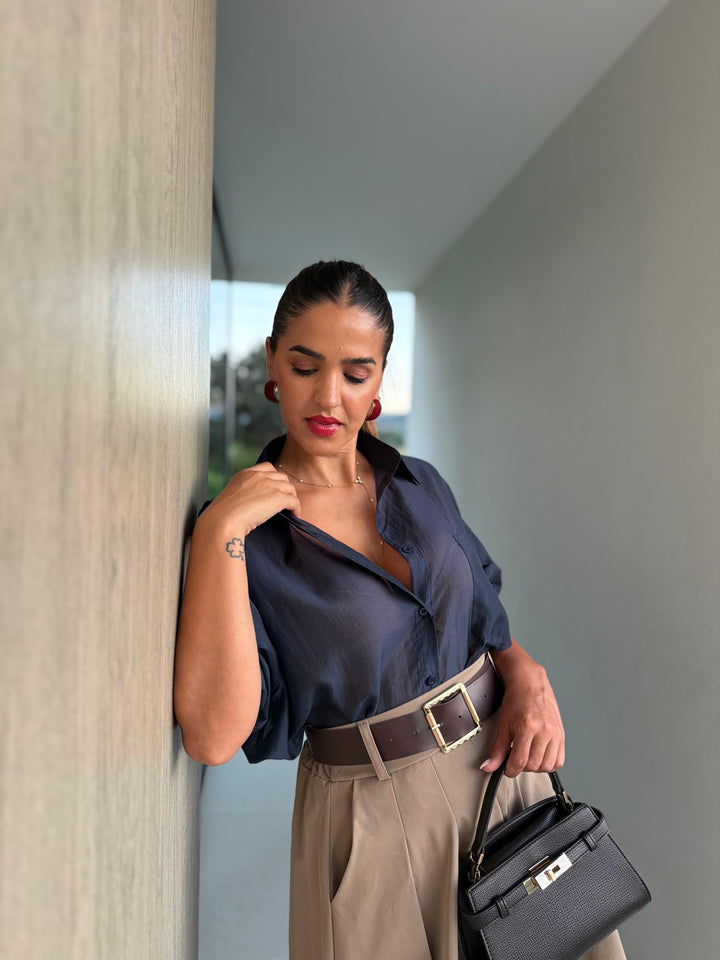CAMISA AZUL MARINHO FLUIDA COM BOLSO FRONTAL PONTO CHIC