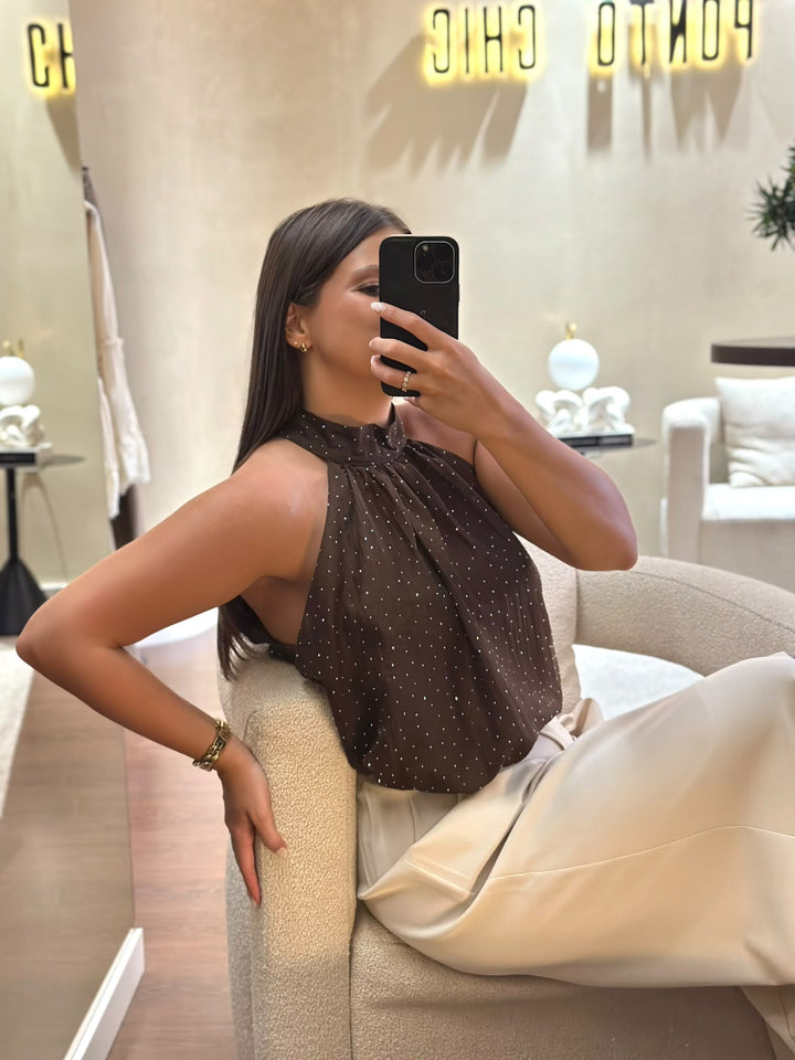 TOP CASTANHO COM APLICAÇÕES BRILHANTES PONTO CHIC