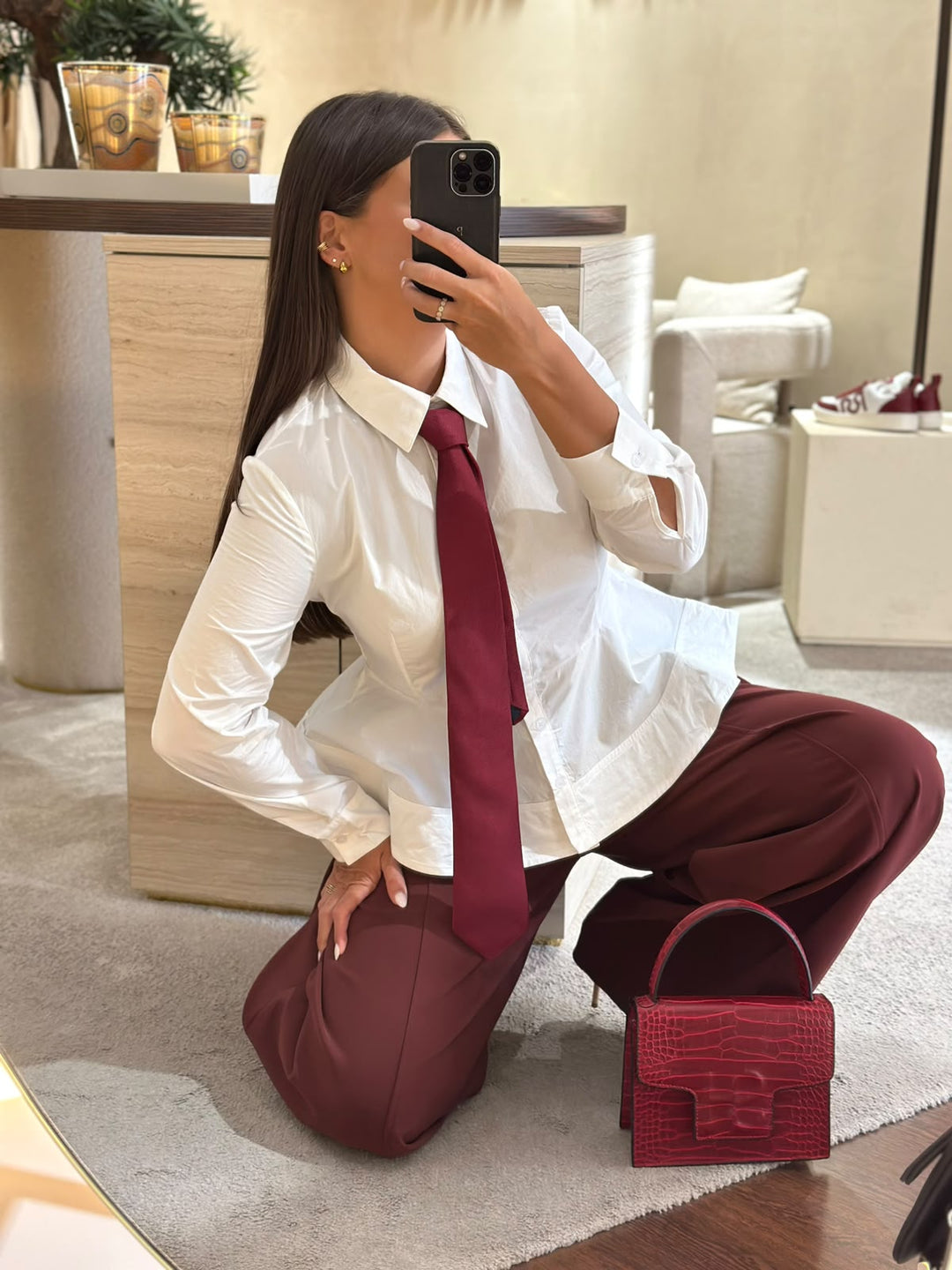 CAMISA BRANCA ACINTURADA COM EFEITO EVASÉ PONTO CHIC