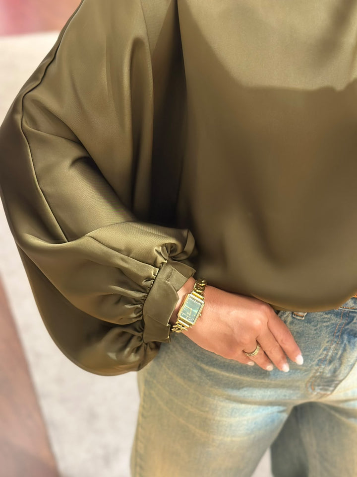 BLUSA KAKI ACETINADA COM MANGAS AMPLAS PONTO CHIC