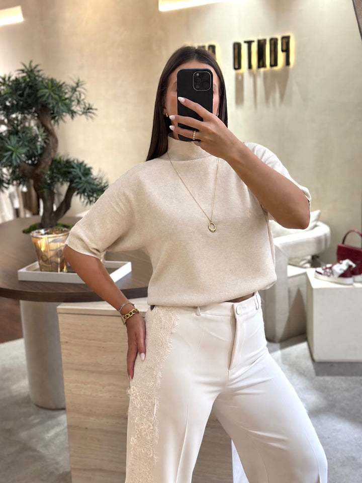 CAMISOLA BEGE DE MALHA COM MEIA GOLA PONTO CHIC