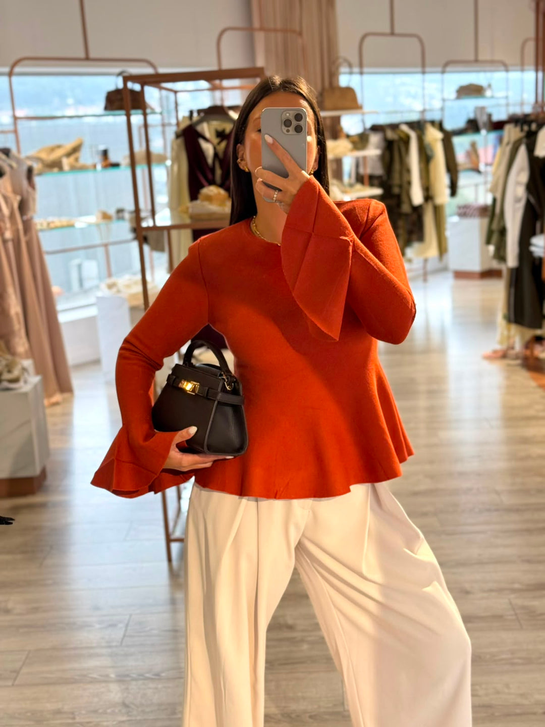 CALÇAS BEGE WIDE LEG COM PREGAS PONTO CHIC