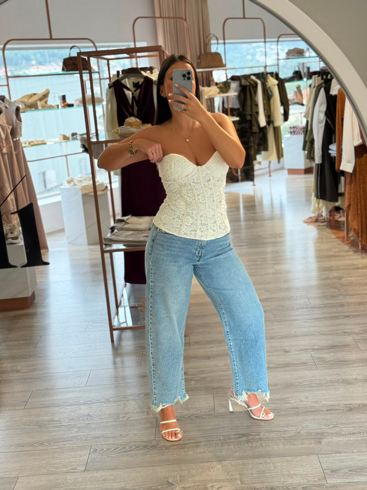 CORPETE CRU EM RENDA COM COPAS PONTO CHIC