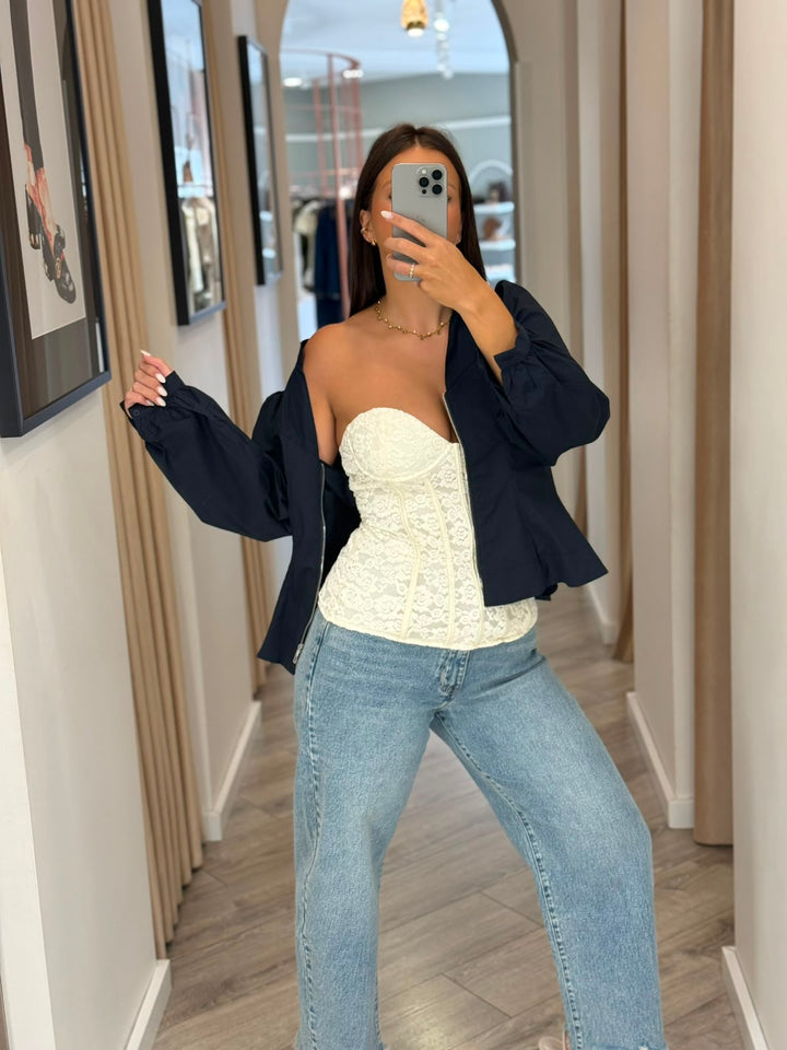 CORPETE CRU EM RENDA COM COPAS PONTO CHIC