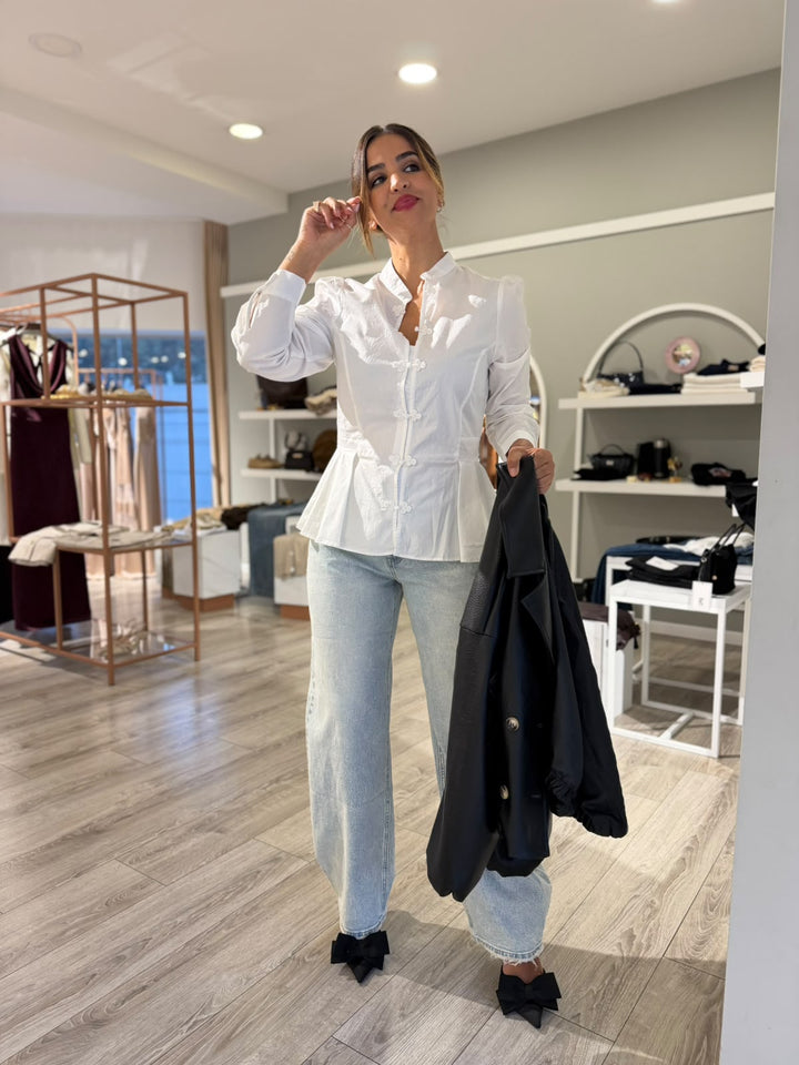 CALÇAS DE GANGA BALLOON FIT COM LAVAGEM CLARA PONTO CHIC