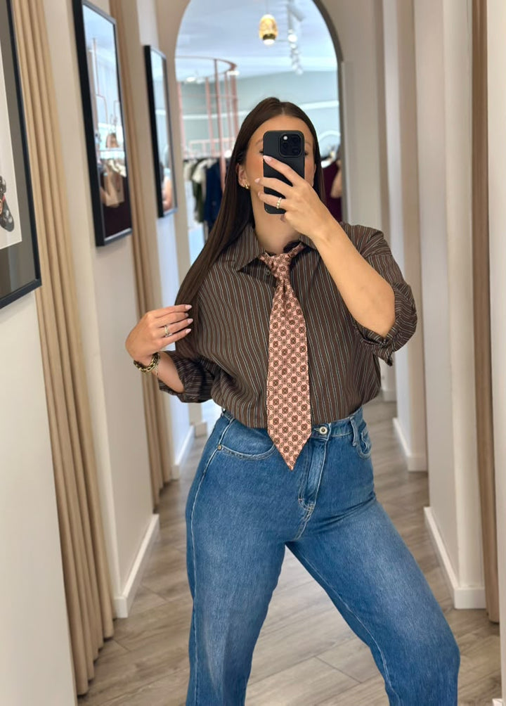CALÇA DE GANGA AZUL DE CINTURA SUBIDA COM MODELAGEM BALÃO E PREGAS PLEASE