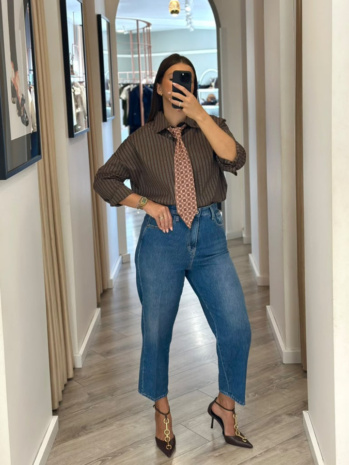 CALÇA DE GANGA AZUL DE CINTURA SUBIDA COM MODELAGEM BALÃO E PREGAS PLEASE