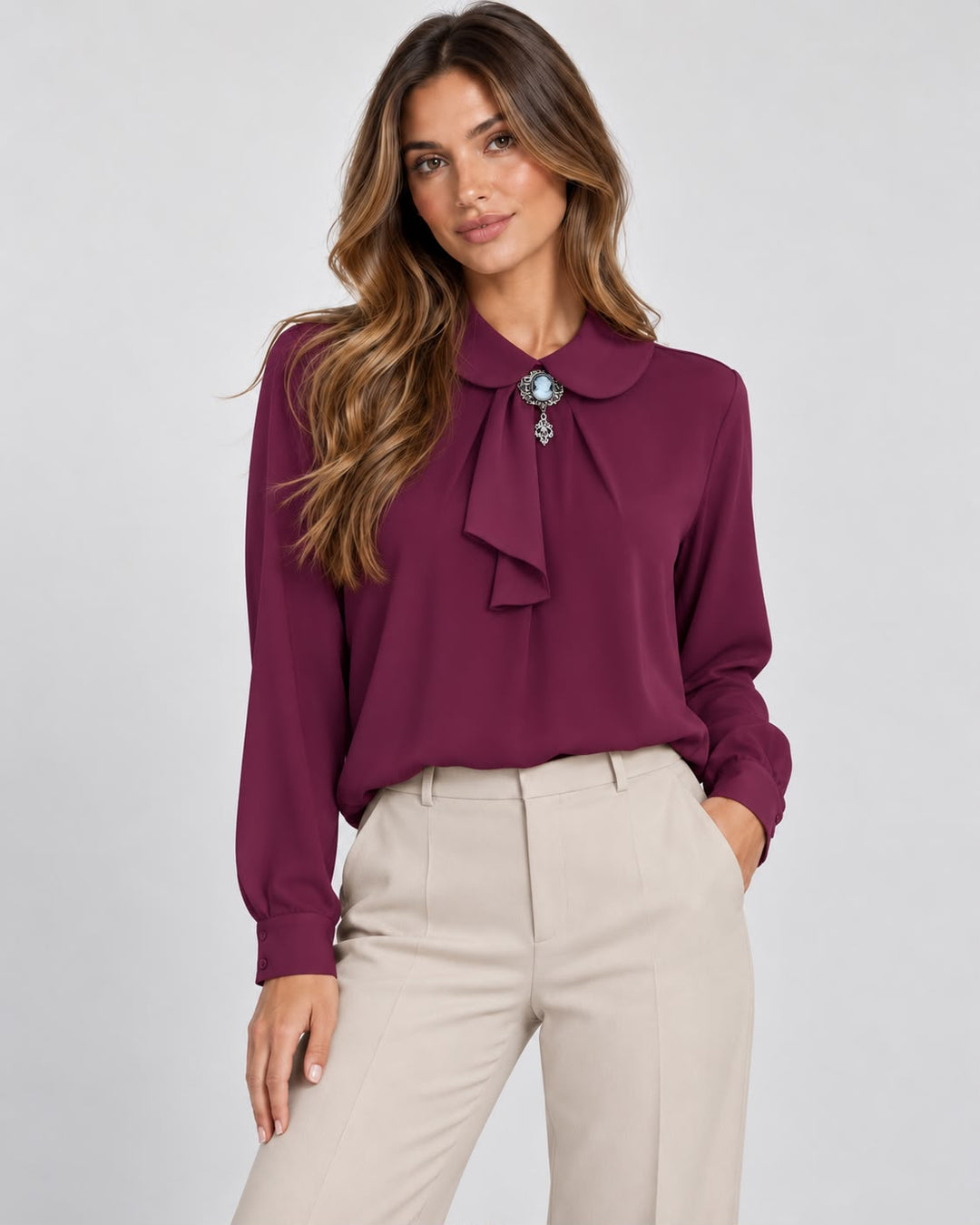 BLUSA BORDÔ COM GOLA DRAPEADA E APLICAÇÃO JOIA RINASCIMENTO