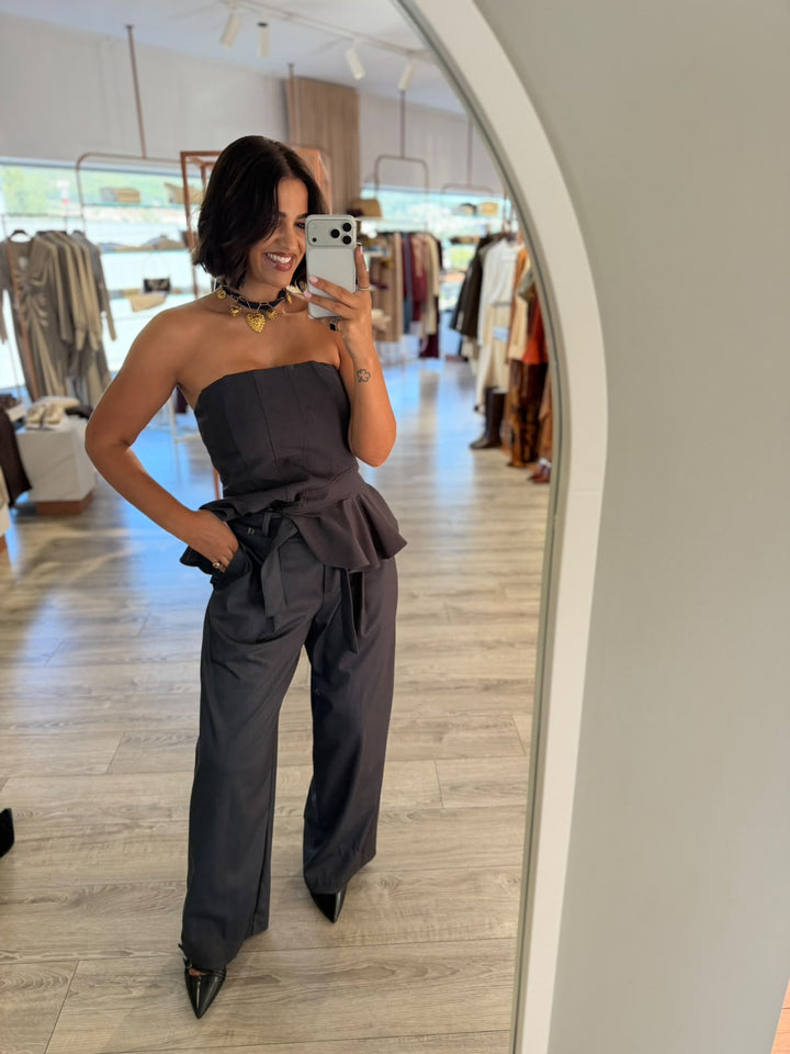 CALÇA CINZA ANTRACITE DE CINTURA SUBIDA COM CINTO DIXIE