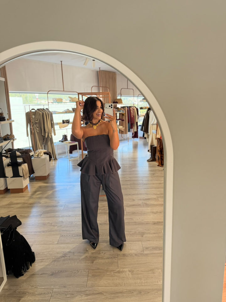CALÇA CINZA ANTRACITE DE CINTURA SUBIDA COM CINTO DIXIE