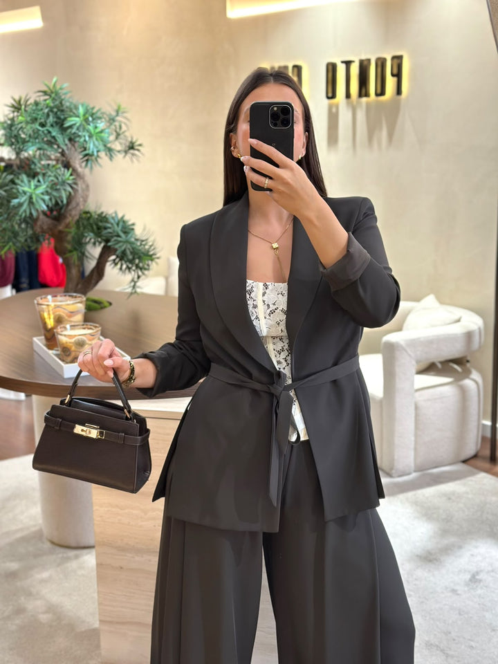 BLAZER CASTANHO ESCURO COM CINTO IMPERIAL