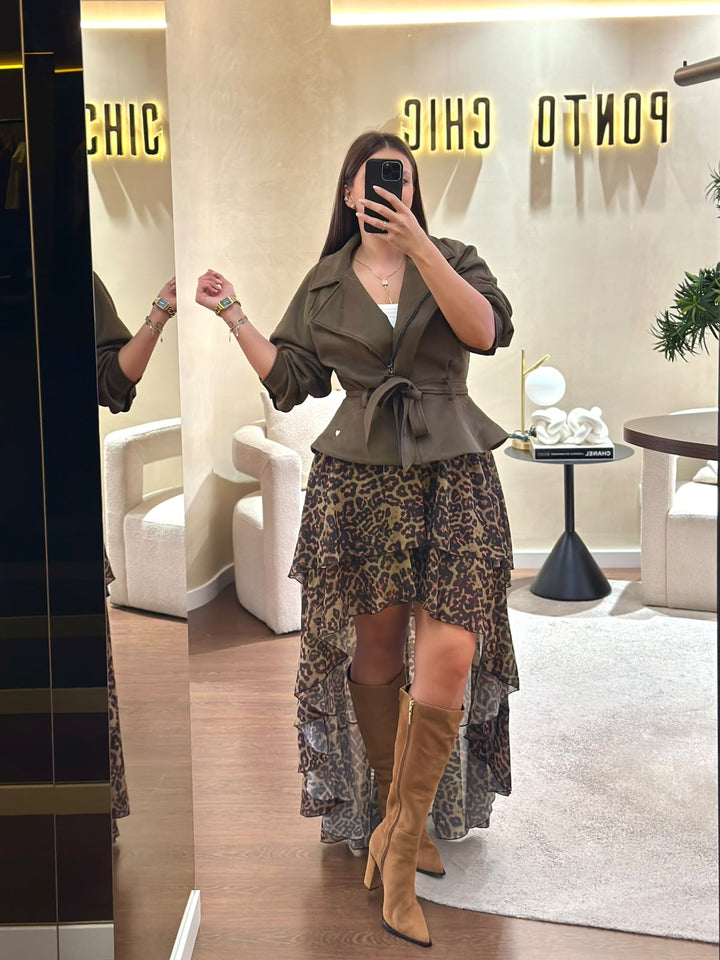 SAIA ASSIMÉTRICA COM PADRÃO ANIMAL PRINT E FOLHOS SAHOCO