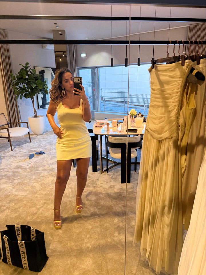 VESTIDO AMARELO COM COSTAS AJUSTÁVEIS SAHOCO