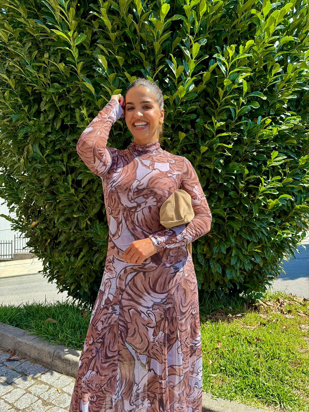 VESTIDO EM TULE ESTAMPADO TIGRE LANÇA PERFUME