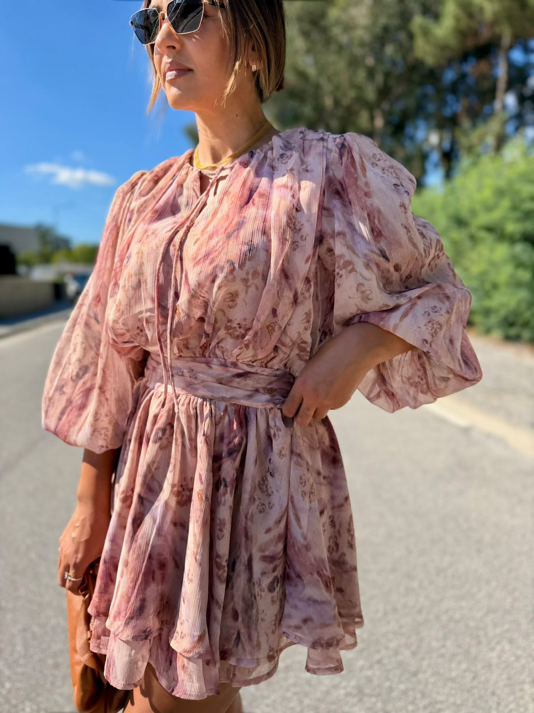 VESTIDO ROSA ESTAMPADO COM FIO DOURADO PONTO CHIC
