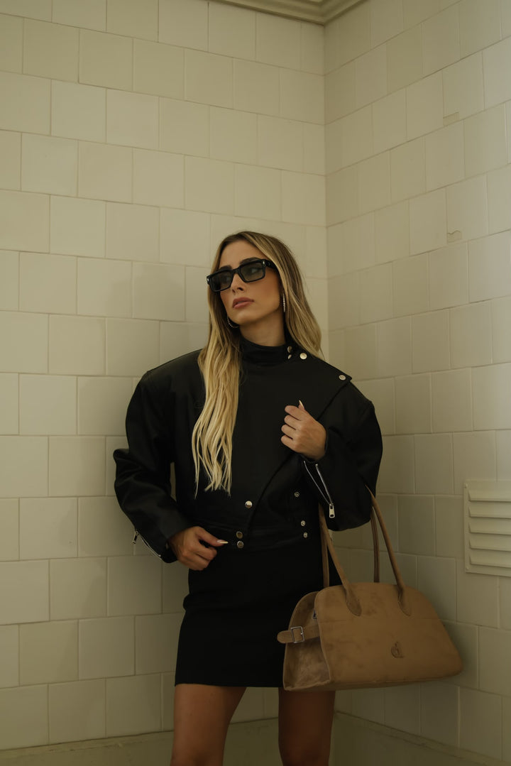 CASACO PRETO EFEITO PELE PONTO CHIC