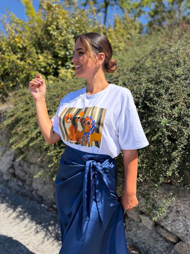T-SHIRT BRANCA OVERSIZE COM ESTAMPADO ANIMAIS PLEASE