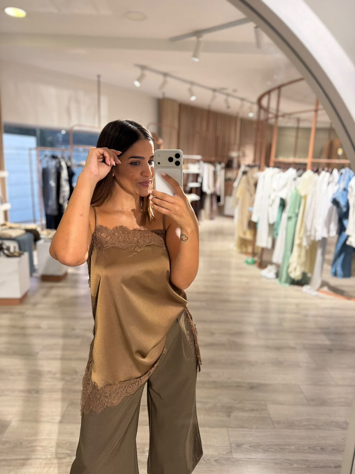 CULOTTE CASTANHA COM PREGAS PONTO CHIC