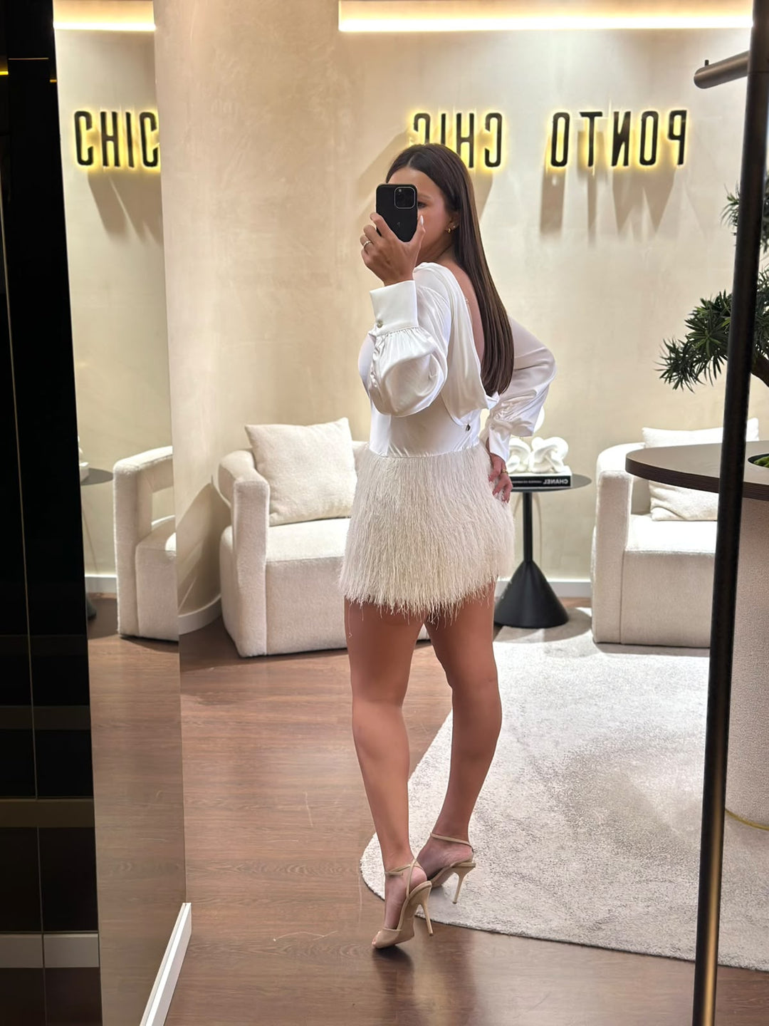 VESTIDO PÉROLA COM FRANJAS E COSTAS ABERTAS DIXIE