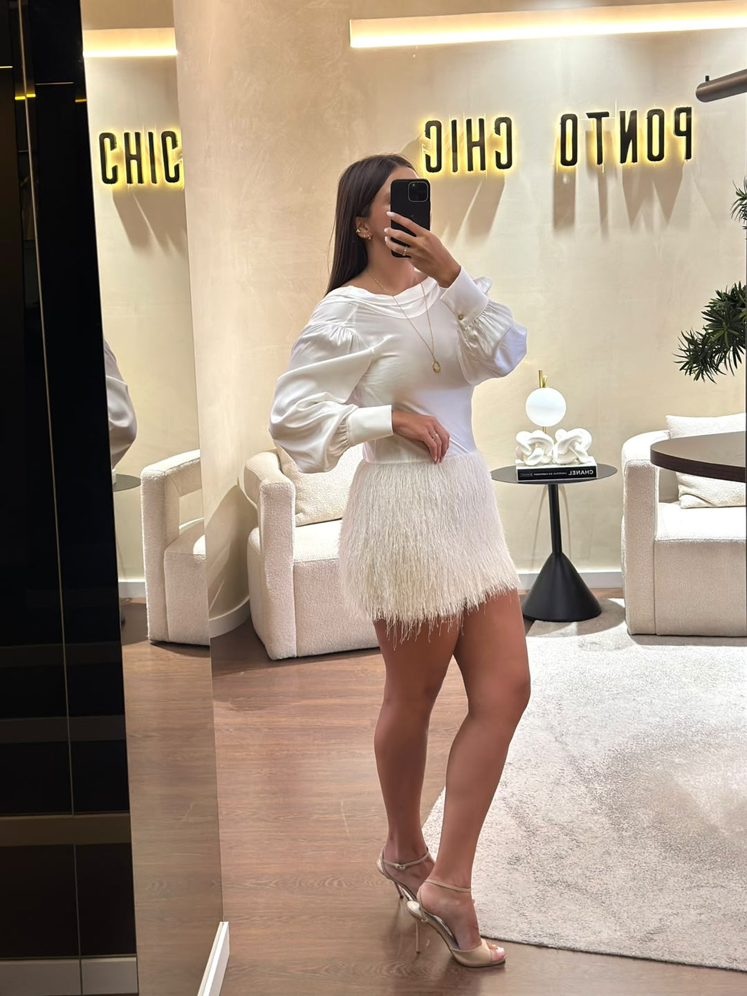VESTIDO PÉROLA COM FRANJAS E COSTAS ABERTAS DIXIE