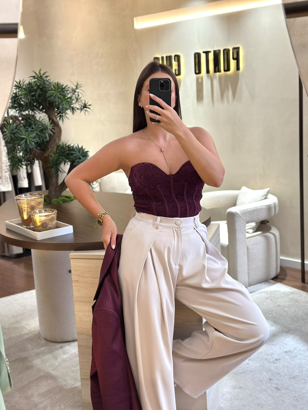 CORPETE BORDÔ EM RENDA COM COPAS PONTO CHIC