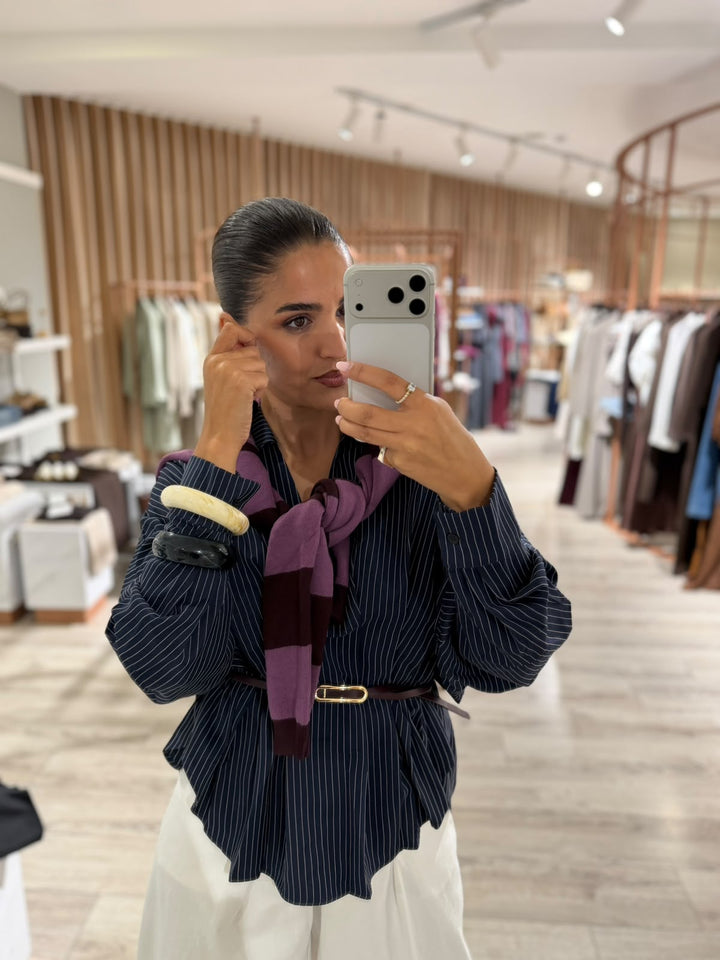 CAMISA AZUL MARINHO ÀS RISCAS COM PREGAS PONTO CHIC