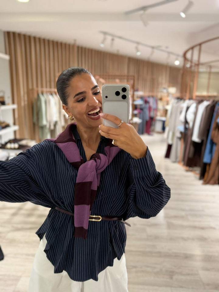 CAMISA AZUL MARINHO ÀS RISCAS COM PREGAS PONTO CHIC