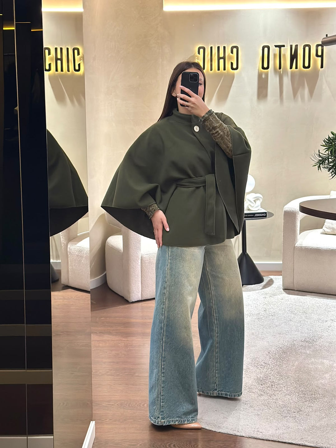 CAPA VERDE COM GOLA SUBIDA E CINTO PONTO CHIC
