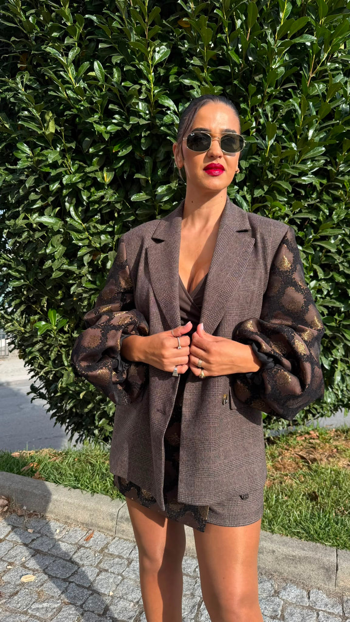 BLAZER XADREZ CASTANHO COM MANGAS BALÃO EM JACQUARD IMPERIAL