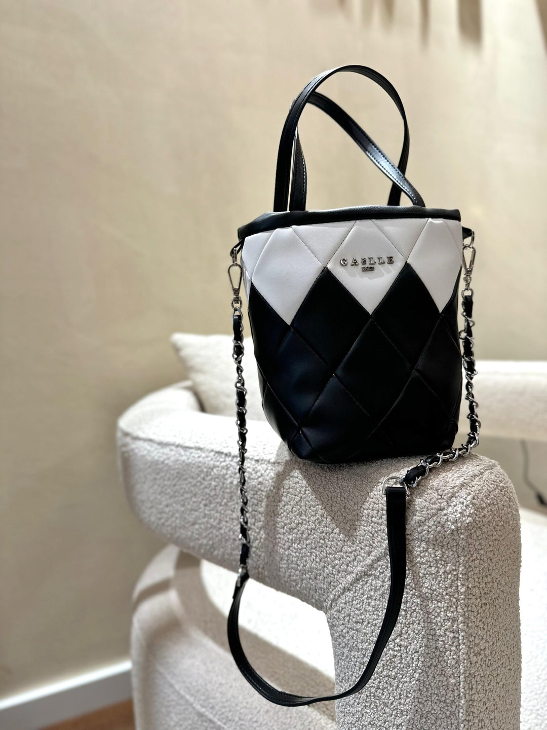 MINI MALA PRETO COM BRANCO GAELLE PARIS
