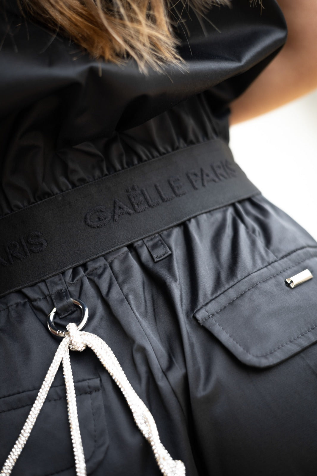 CALÇA TROMPETE COM ACESSORIO GAELLE PARIS