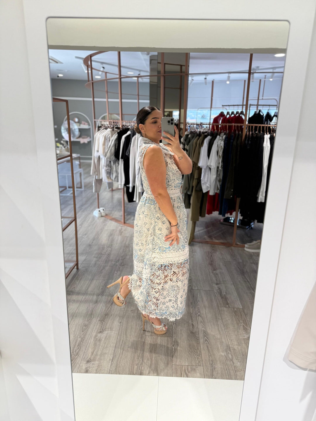 VESTIDO CAMISEIRO TECIDO BORDADO PONTO CHIC