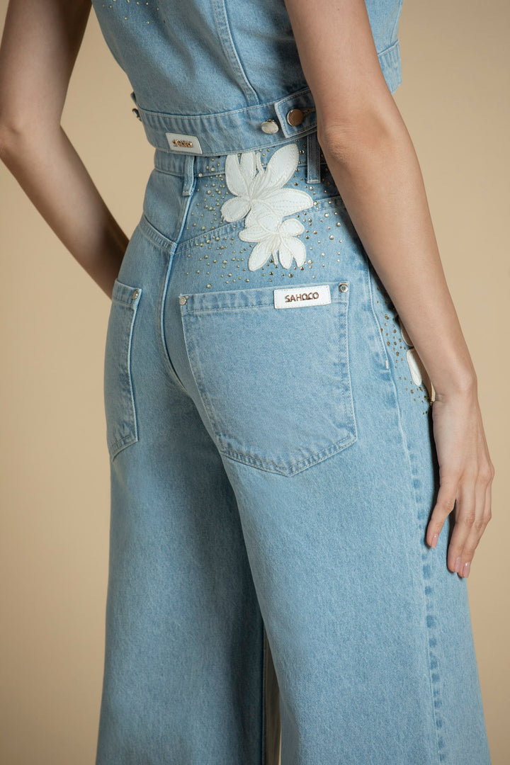 CALÇA DE GANGA COM BORDADOS SAHOCO