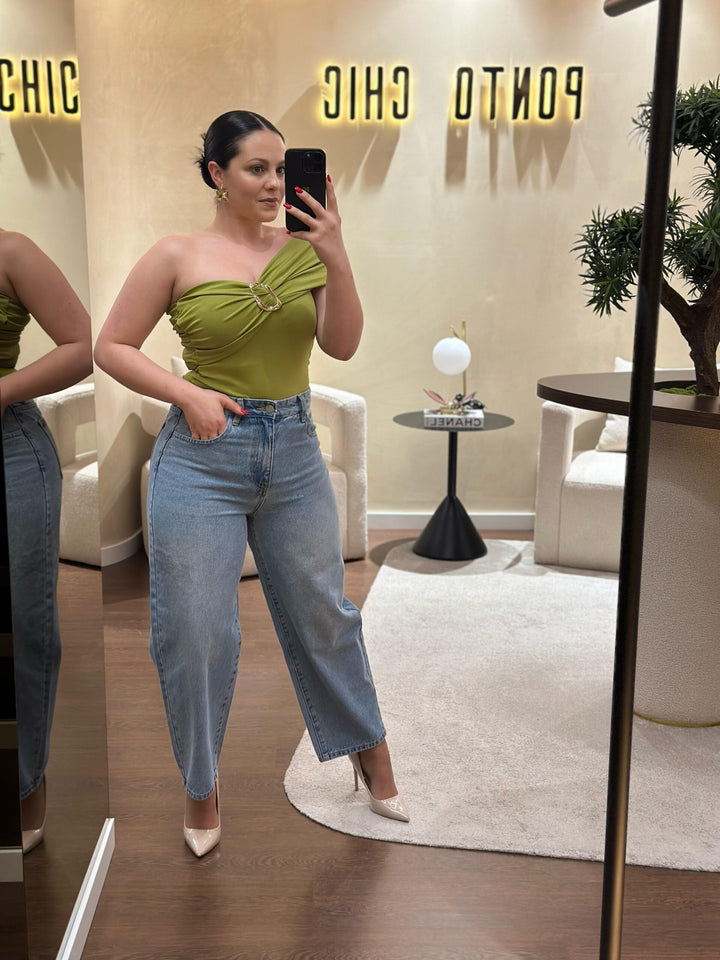 BODY VERDE COM FIVELA PONTO CHIC