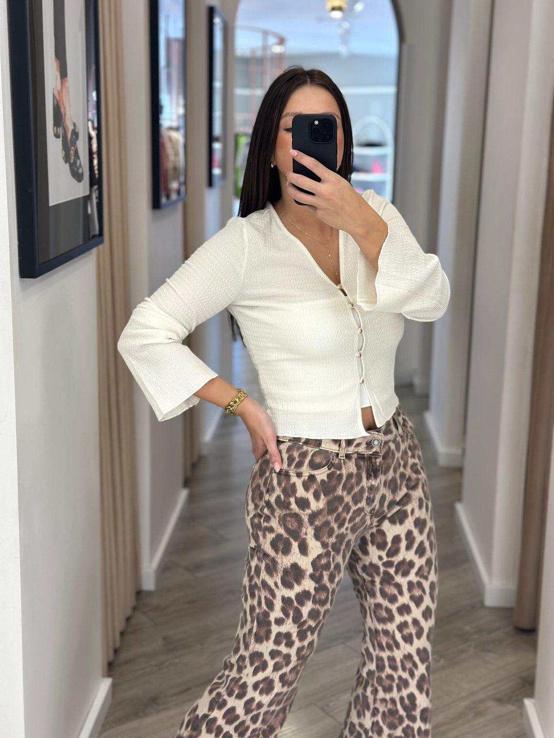 CARDIGAN TEXTURIZADO COM BOTÕES DOURADOS PONTO CHIC
