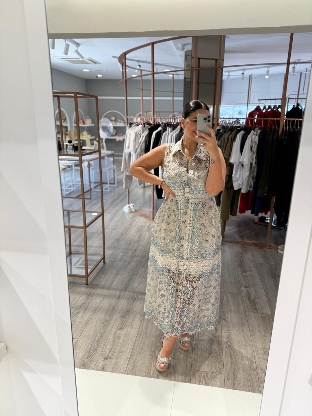 VESTIDO CAMISEIRO TECIDO BORDADO PONTO CHIC
