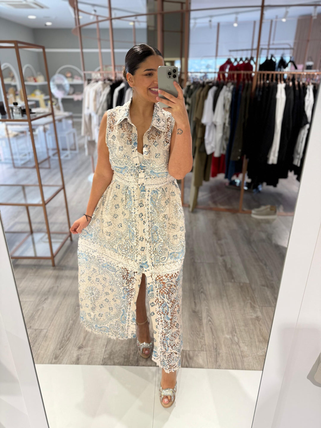 VESTIDO CAMISEIRO TECIDO BORDADO PONTO CHIC