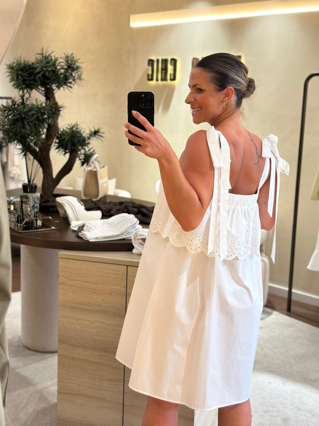 VESTIDO BRANCO BORDADO INGLÊS ICE PLAY