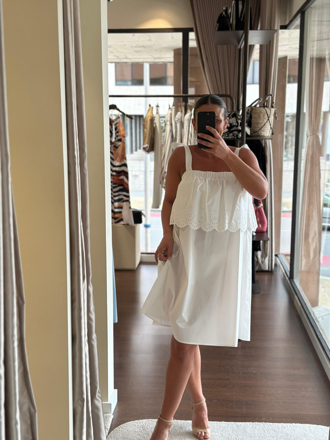 VESTIDO BRANCO BORDADO INGLÊS ICE PLAY