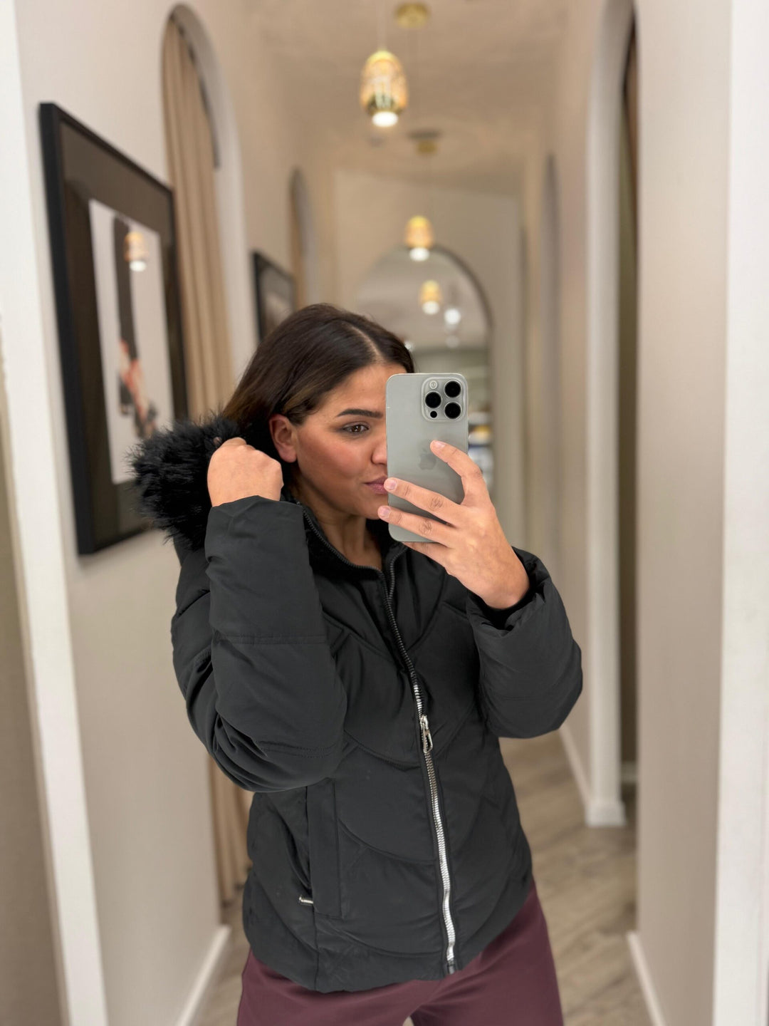 CASACO CURTO ACOLCHOADO PRETO PONTO CHIC
